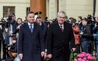 Prezydent Czech broni polskiego rządu