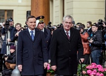 Prezydent Czech broni polskiego rządu