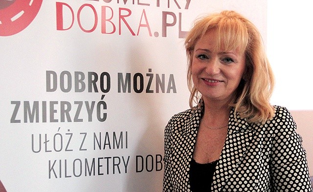  – Wolę prezenty dawać niż dostawać. A dobro, pomoc, którą ofiarowujemy innym, zawsze do nas powróci – mówi aktorka Katarzyna Żak