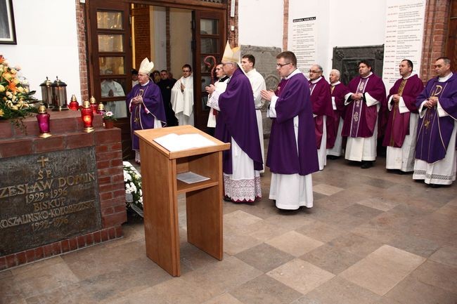 Wokół bp. Domina, z wdzięczności