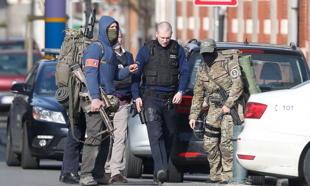 Strzały podczas rewizji w domu w Brukseli