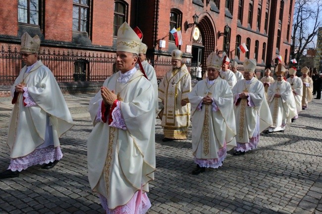 Uroczystość święceń biskupich o. Jacka Kicińskiego - cz.1