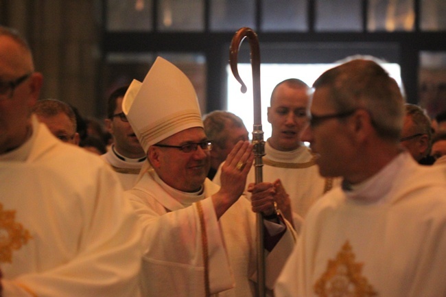 Sakra bp. Jacka - do końca Eucharystii