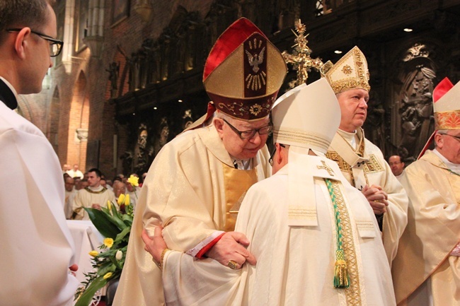 Sakra bp. Jacka - do końca Eucharystii