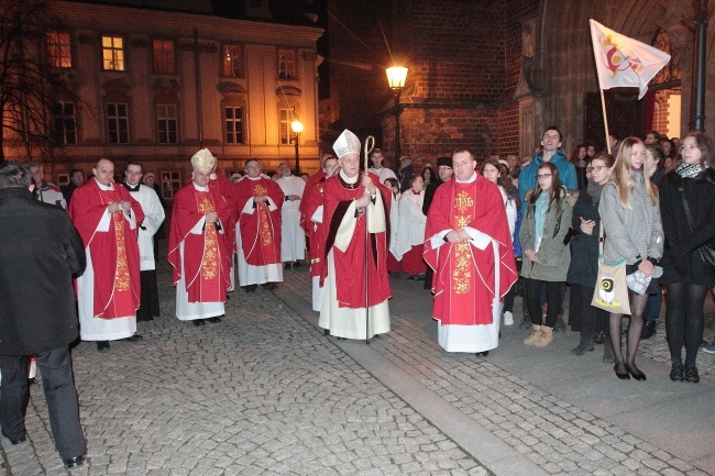 Symbole wyjechały