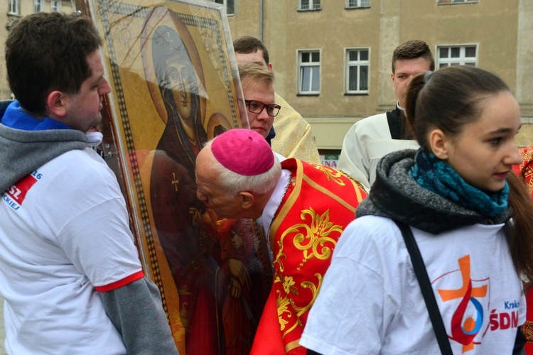 Początek peregrynacji krzyża i ikony w Świdnicy