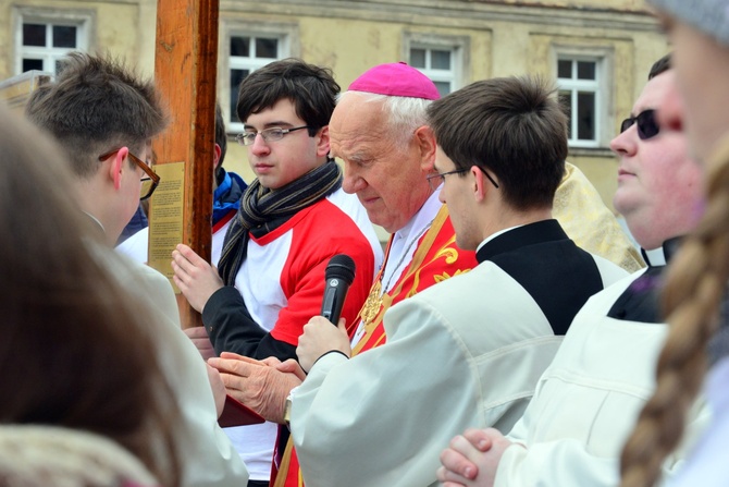 Początek peregrynacji krzyża i ikony w Świdnicy