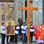 Początek peregrynacji krzyża i ikony w Świdnicy