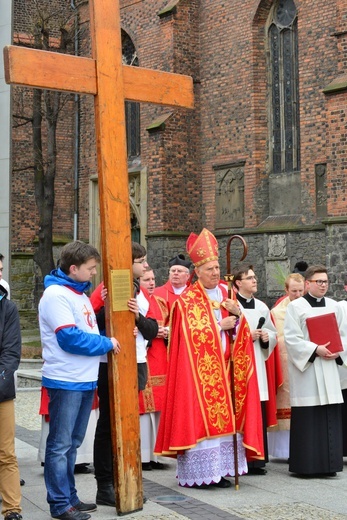 Początek peregrynacji krzyża i ikony w Świdnicy