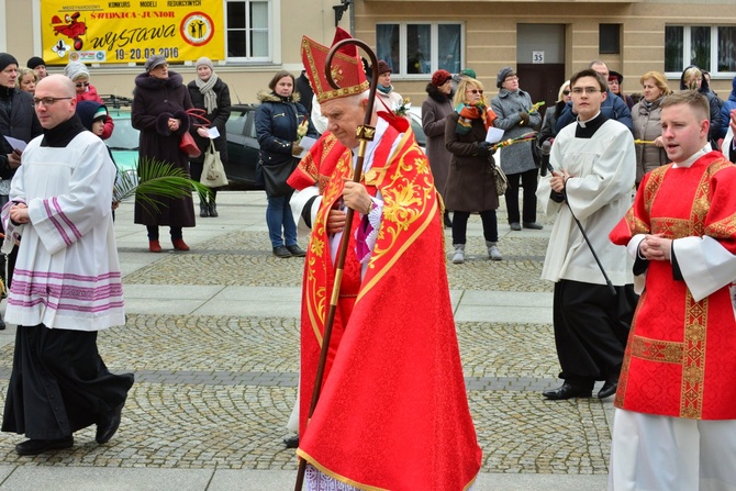 Początek peregrynacji krzyża i ikony w Świdnicy