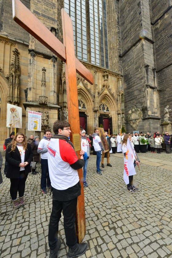 Początek peregrynacji krzyża i ikony w Świdnicy