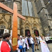 Początek peregrynacji krzyża i ikony w Świdnicy