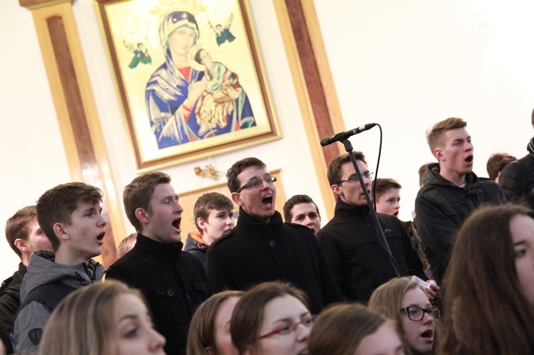 Synaj w Tarnowie. Eucharystia w kościele pw. bł. Karoliny