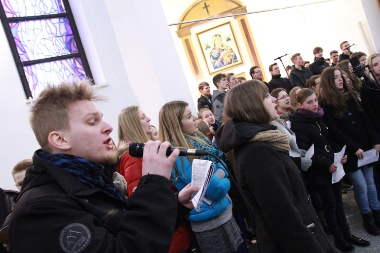 Synaj w Tarnowie. Eucharystia w kościele pw. bł. Karoliny