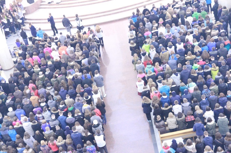 Synaj w Tarnowie. Eucharystia w kościele pw. bł. Karoliny