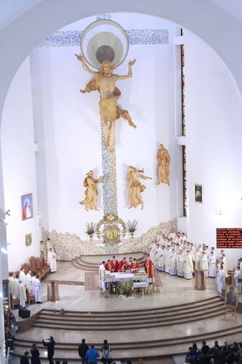 Synaj w Tarnowie. Eucharystia w kościele pw. bł. Karoliny