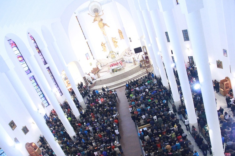 Synaj w Tarnowie. Eucharystia w kościele pw. bł. Karoliny