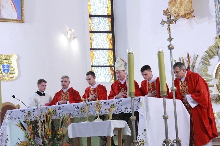 Synaj w Tarnowie. Eucharystia w kościele pw. bł. Karoliny