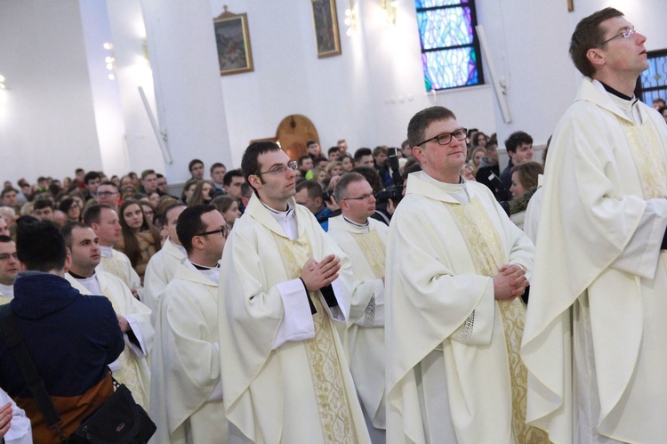 Synaj w Tarnowie. Eucharystia w kościele pw. bł. Karoliny