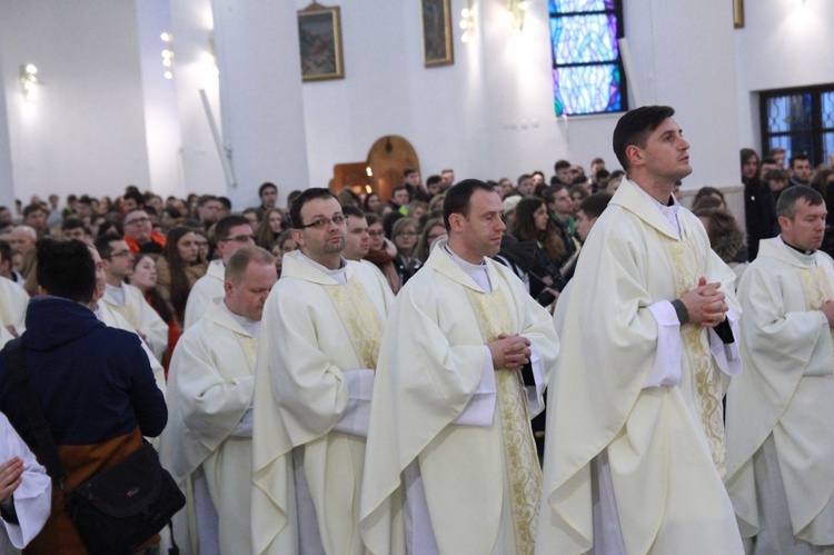 Synaj w Tarnowie. Eucharystia w kościele pw. bł. Karoliny