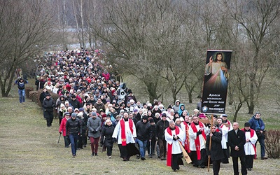 W tym roku po Kalwarii Rokitniańskiej przeszło ponad 2 tys. pielgrzymów