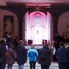  W każdy piątek o 15.30 młodzież w Elblągu wspólnie odmawia Koronkę do Miłosierdzia Bożego. Natomiast  3 kwietnia o godz. 15 zaprasza na plac Jagiellończyka,  gdzie odbędzie się studniówka ŚDM