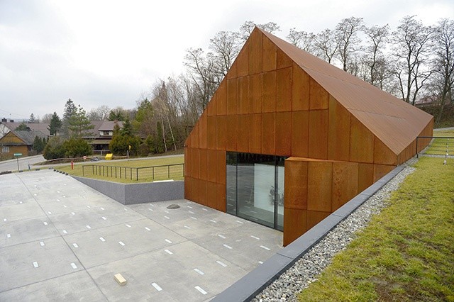 Budynek Muzeum Polaków Ratujących Żydów na Podkarpaciu im. Rodziny Ulmów w Markowej koło Łańcuta. Muzeum zostało uroczyście otwarte 17 marca 2016 r.