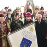  Podczas tegorocznego zjazdu bp Ignacy Dec poświęcił sztandar Komandorii  V Rycerstwa św. Sebastiana