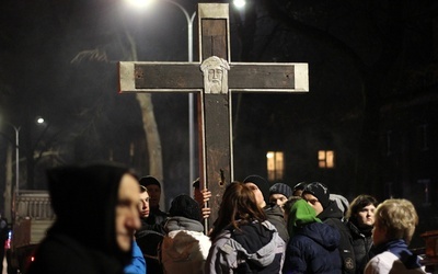 Krzyż w "mieście bez Boga"