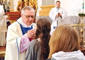  ...oraz modlitewnego skupienia i spotkania z żywym Bogiem na Eucharystii