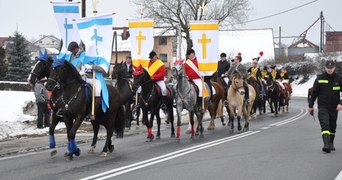 Ze Zmartwychwstałym przez pola