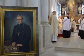 Mszy św. z modlitwą za śp. bp. Edwarda Materskiego przewodniczył bp Henryk Tomasik