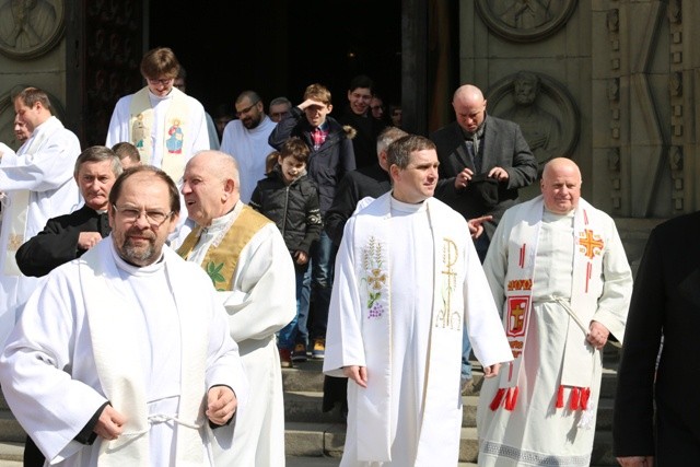 Wielki Czwartek - kapłani w katedrze 2016