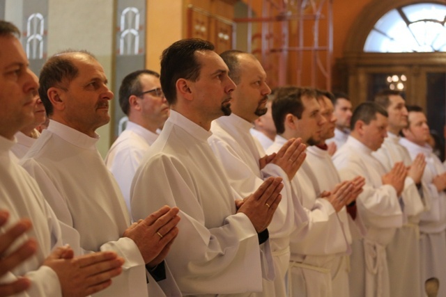 Wielki Czwartek - kapłani w katedrze 2016