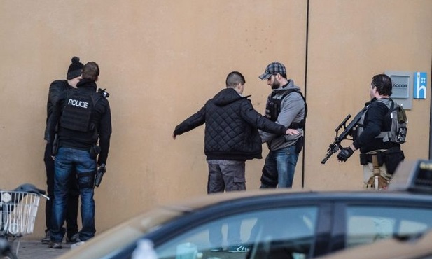 Bruksela po zamachach - aresztowano sześć osób