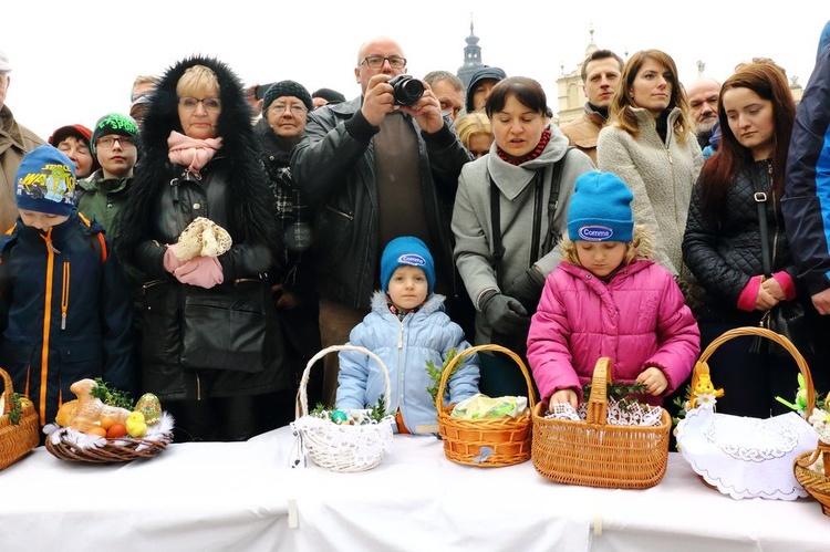 Święcenie pokarmów w Krakowie 2016