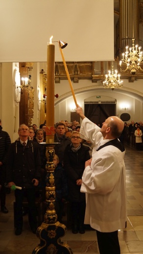 Wigilia Paschalna w łowickiej katedrze