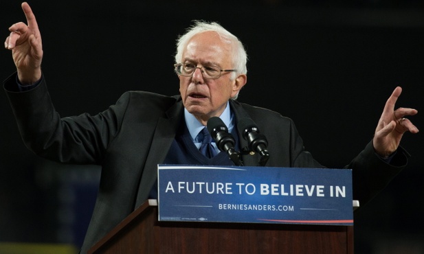 Sanders pokonał Clinton w prawyborach