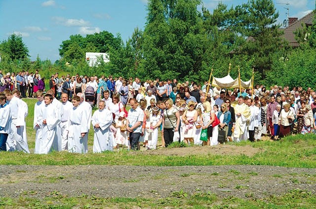  Proboszcz podkreśla, że wierni jego parafii są bardzo pobożni