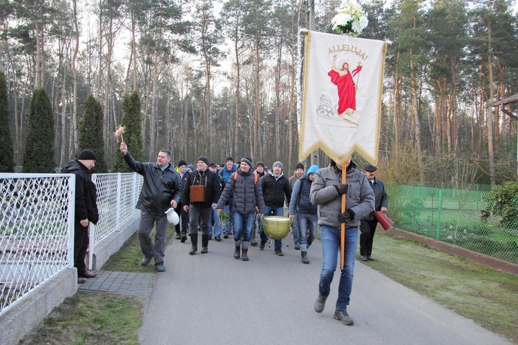 Chorągwiarze z parafii w Bobrownikach