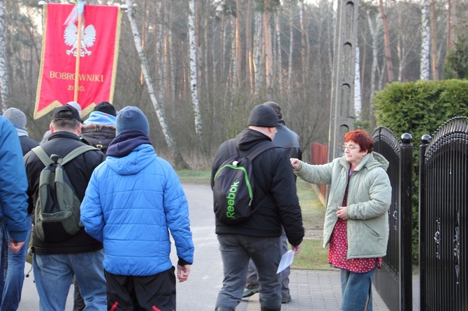 Chorągwiarze z parafii w Bobrownikach