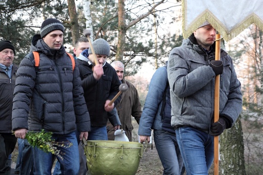 Chorągwiarze z parafii w Bobrownikach