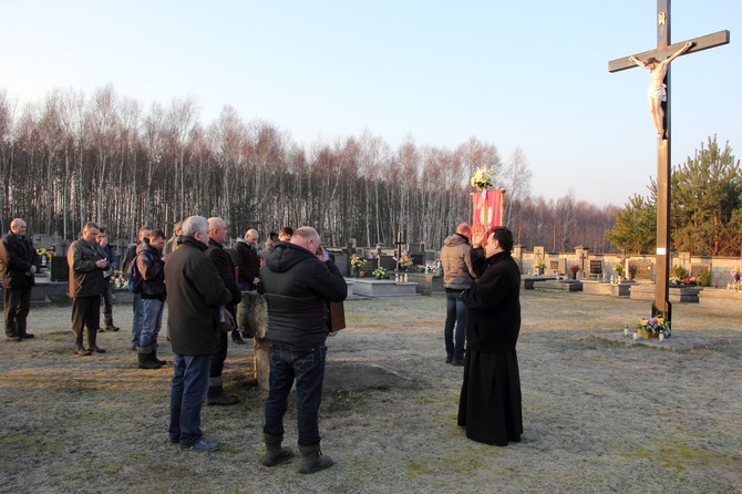 Chorągwiarze z parafii w Bobrownikach