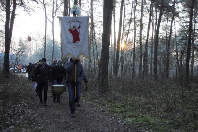 Chorągwiarze z parafii w Bobrownikach