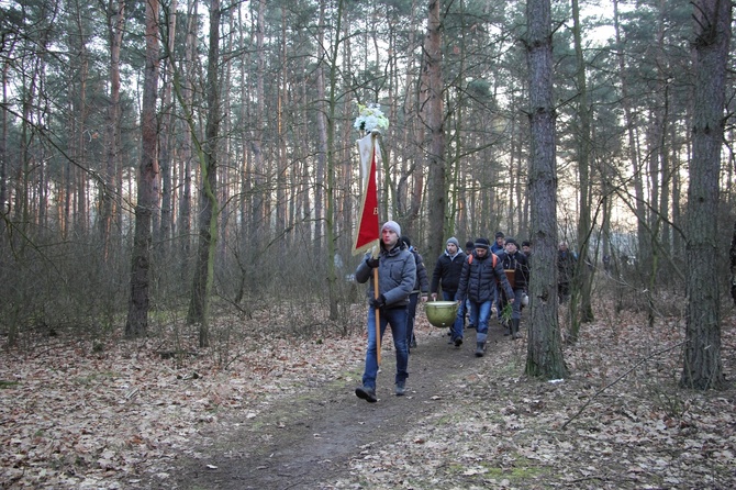 Chorągwiarze z parafii w Bobrownikach