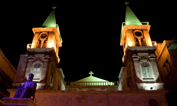 Miasto w gruzach, ale kościoły pełne