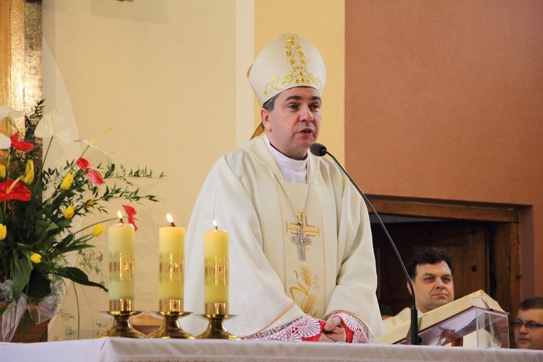 Procesja i Msza św. rezurekcyjna w Bobrownikach