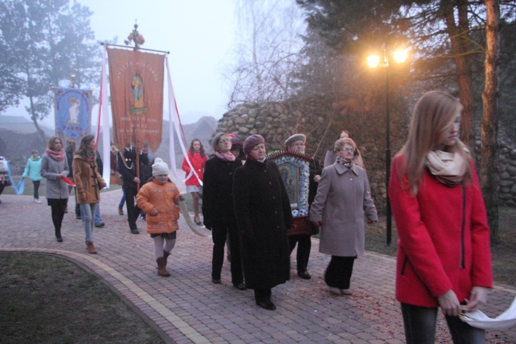 Procesja i Msza św. rezurekcyjna w Bobrownikach