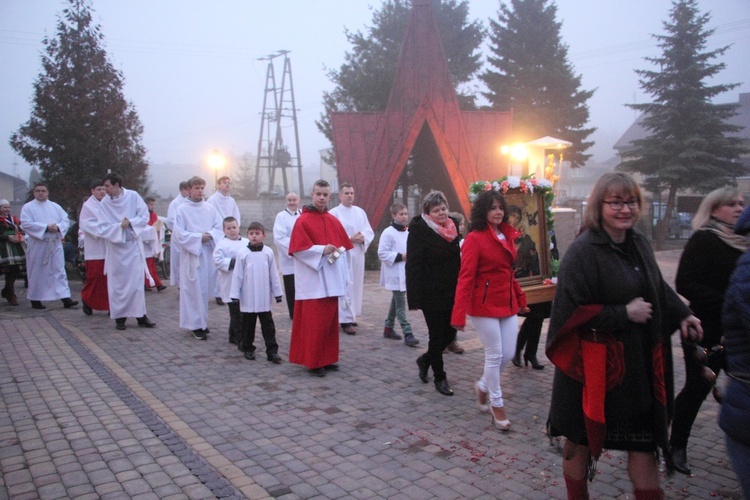 Procesja i Msza św. rezurekcyjna w Bobrownikach