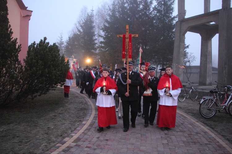 Procesja i Msza św. rezurekcyjna w Bobrownikach